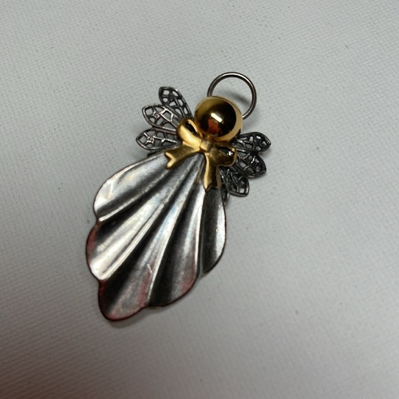 Repurposed Angel pins brooches - Picture 2 of 6